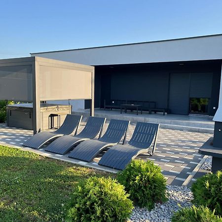 K Relax Place, Varazdinske Toplice, Modern Home With Sauna, Jacuzzi, Wifi Kültér fotó